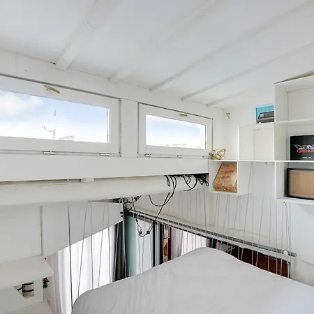 Spacious 2br 4p - Republique Apartmán *