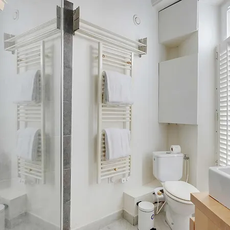 Spacious 2br 4p - Republique Daire *