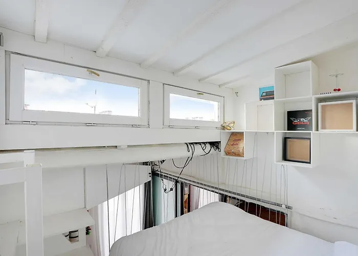 Spacious 2br 4p - Republique Lägenhet *