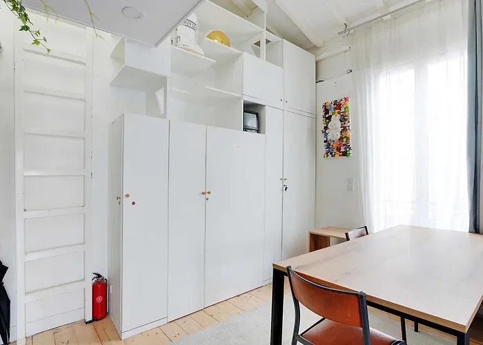 Spacious 2br 4p - Republique Daire *